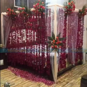 Bridal Room Traditional Design Decoration With Red Roses