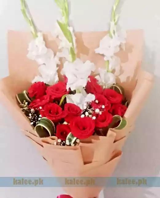 White Glade With Baby Bud & Red Rose Flowers Bouquet