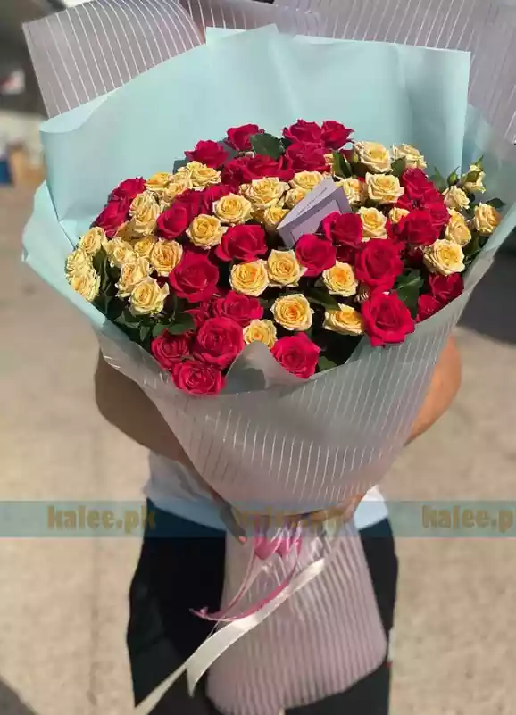 50 Imported White & Yellow Rose Flowers Bouquet