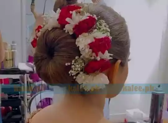 White daisy and red rose flowers hair jura with baby's breath decoration