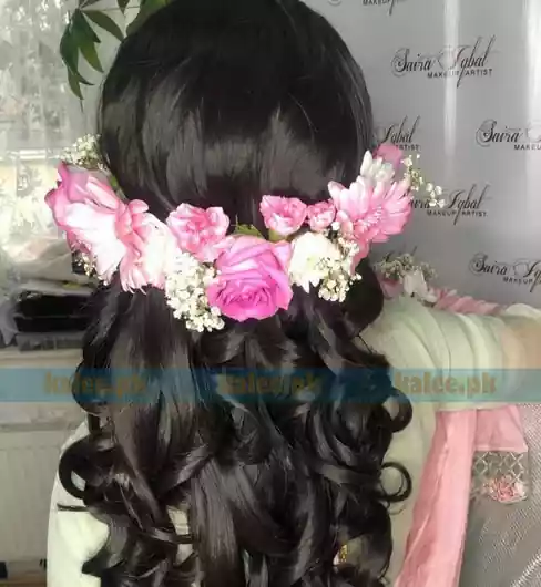 Hair jura with pink rose flowers and baby breath