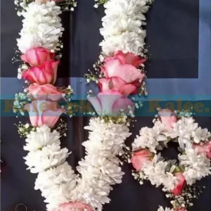 Bridal kangan and garland haar/mala with white daisy, pink rose, and baby breath