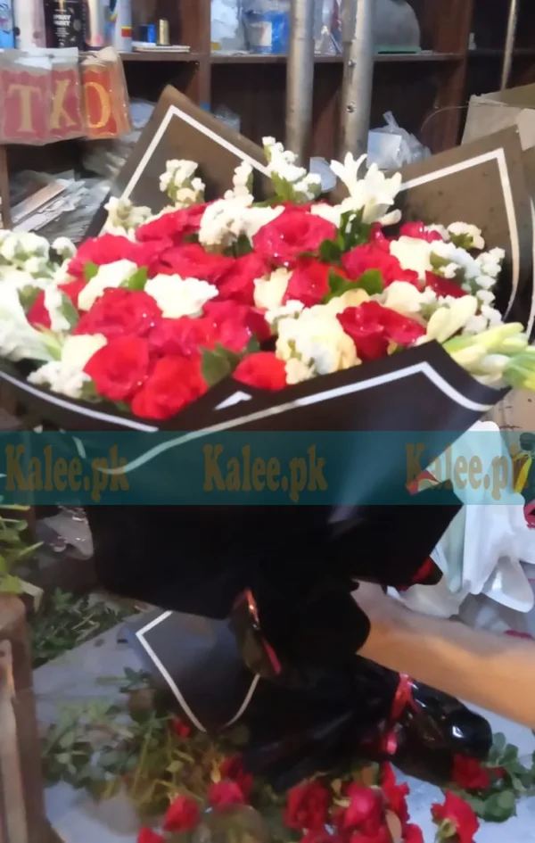 Tuberose & English Red Rose Flowers Bouquet