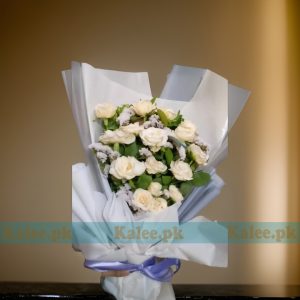 Bouquet of elegant English White Roses and Statice Flowers
