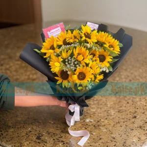Stunning Sunflowers Bouquet With Lacy Lace Flowers