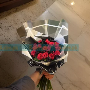 English Red Rose Flowers Bouquet in Stylish Wrapping