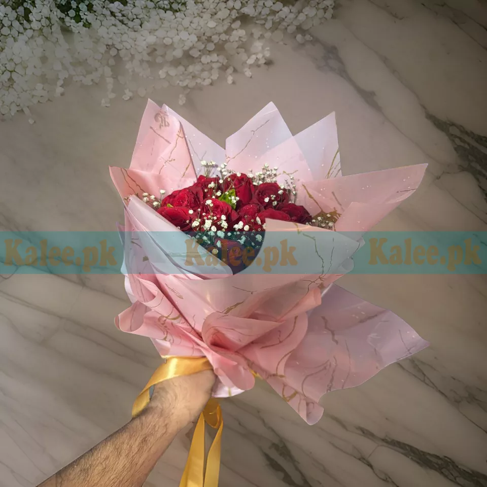 Refined Elegance Style Red Rose Flowers Bouquet With Baby’s Breath