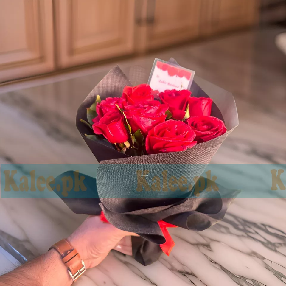 Classic Beauty Innocence Red Rose Flowers Bouquet