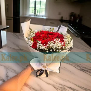 Captivating Beauty Baby's Breath & Red Rose Flowers Stylish Bouquet