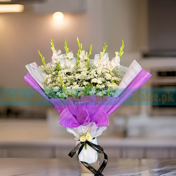 A bouquet of magnificent daisies with glades and baby's breath flowers.