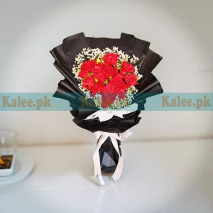 Red Roses & Baby's Breath Flat Bouquet