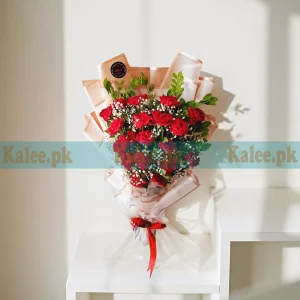 Red Roses & Baby's Breath Flat Bouquet