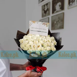 Round Shaped White Roses Flower Bouquet