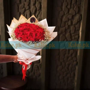 50 Roses Round Bouquet With Baby's Breath
