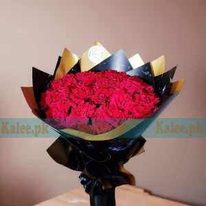 Round Shaped Red Rose Flowers Bouquet