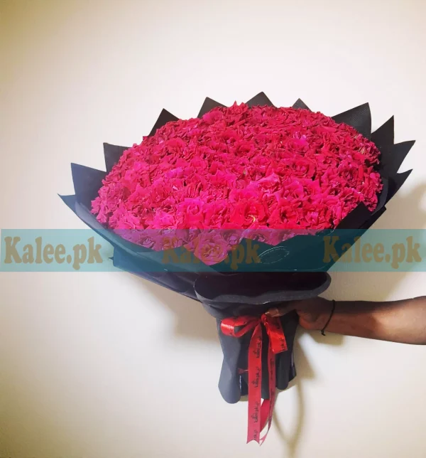 Round Shape 100 Red Roses Bouquet
