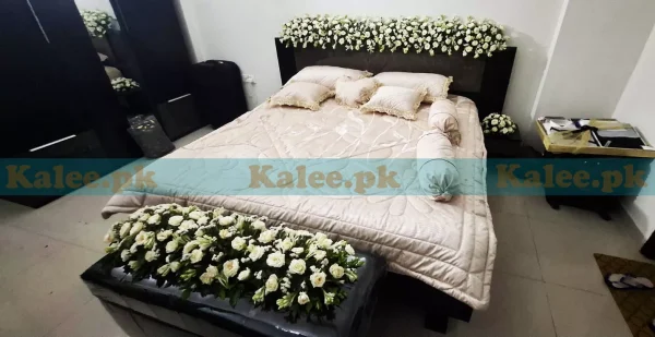 White Roses & Statice Flowers Bridal Wedding Room