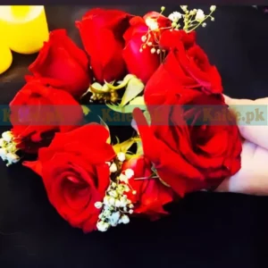 Red Roses Gajre Pair With Baby's Breath