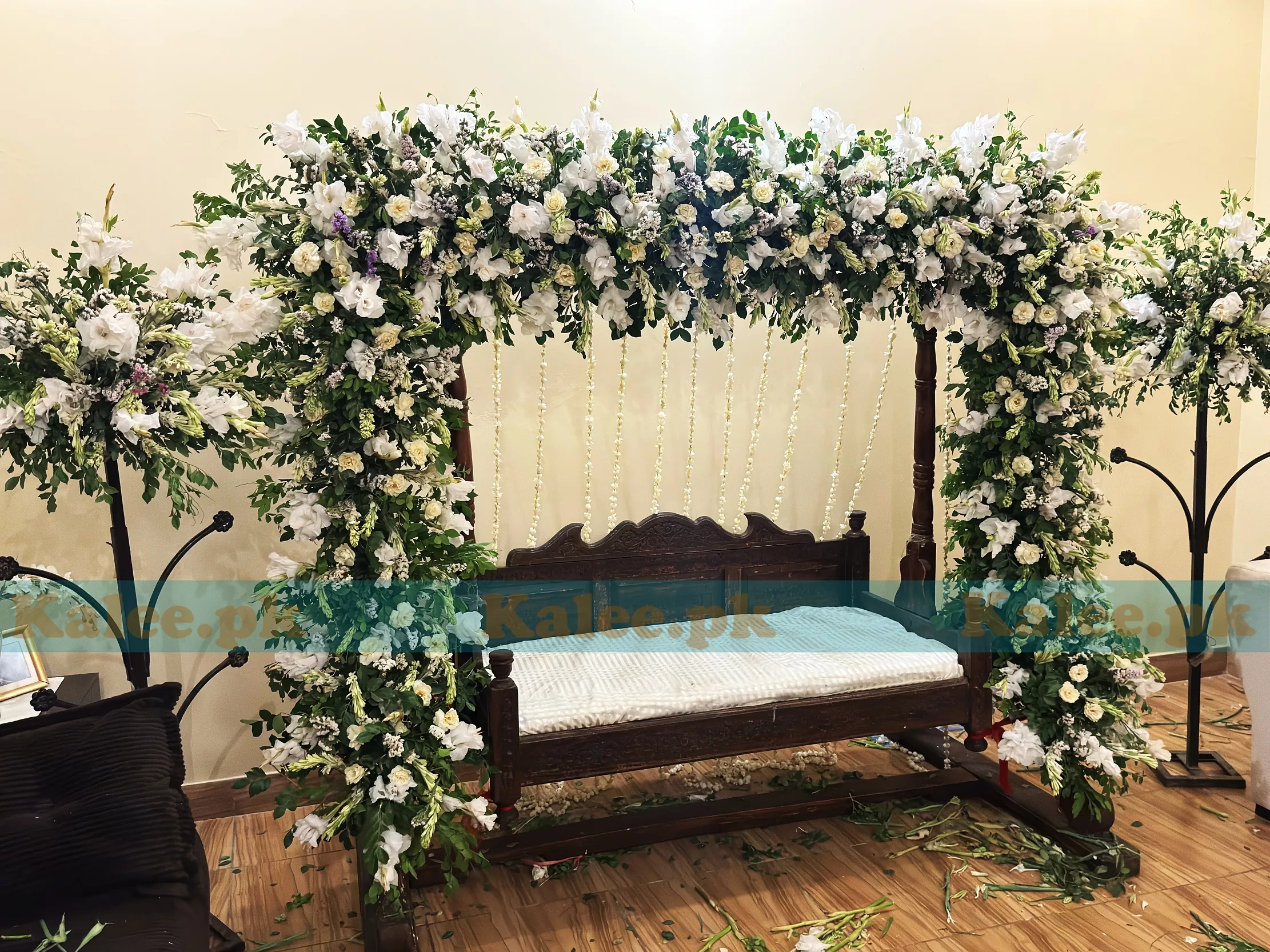Mixed White Real Flowers Wedding Stage Decoration