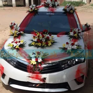 White And Yellow Glades Car Decor With Roses