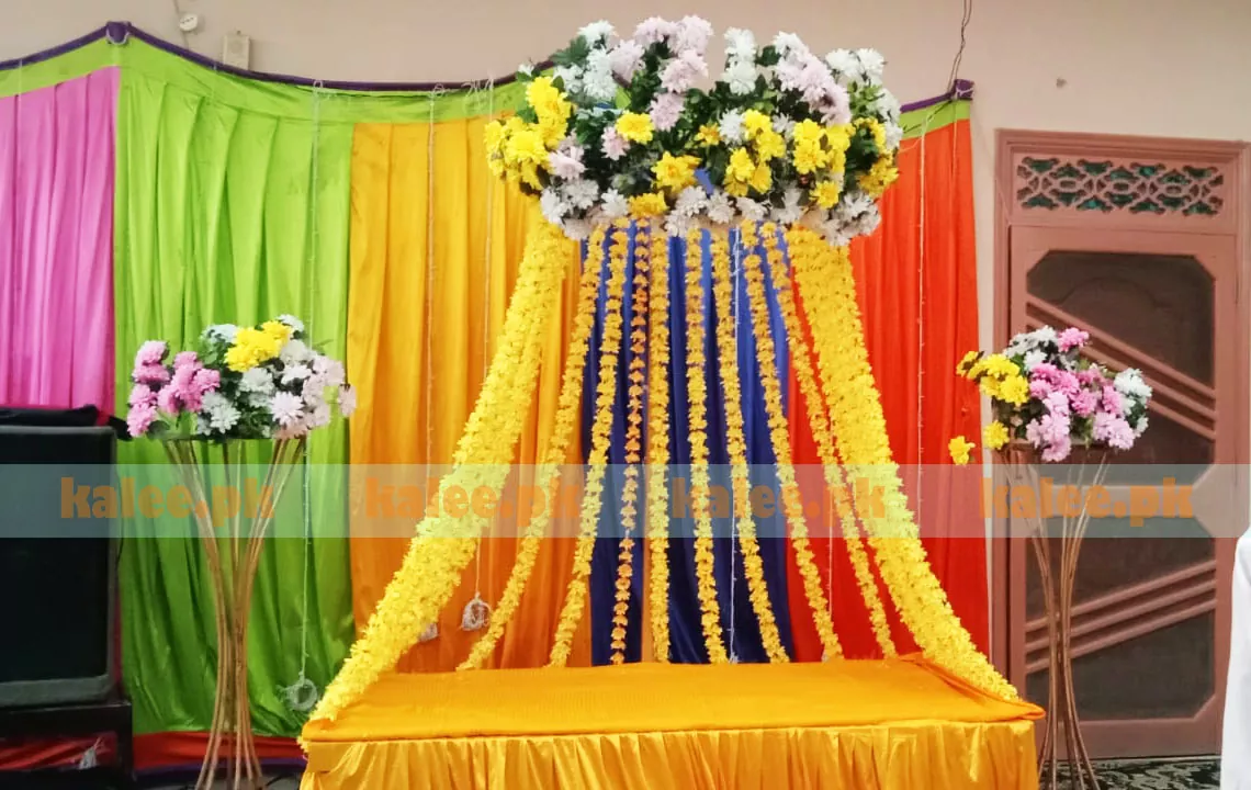 Mix Flowers Mehndi Mayoon Stage Decoration
