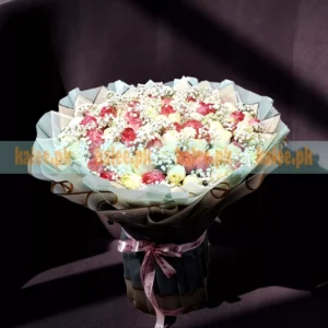 100 Pink And White Roses Bouquet With Baby's Breath