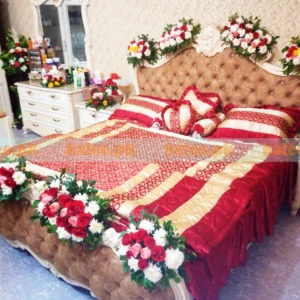 Bridal Wedding Room With Roses & Daisies Flowers