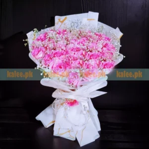 Pink Roses Flat Bouquet With Baby's Breath