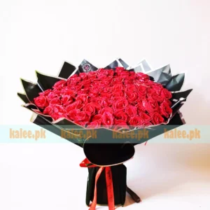 100 Fresh Rose Flowers Round Bouquet