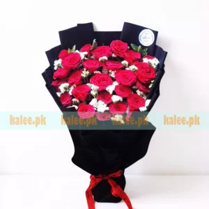 Flat Bouquet With Red Roses And Statice